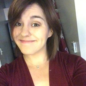 Meet your Posher, Courtney